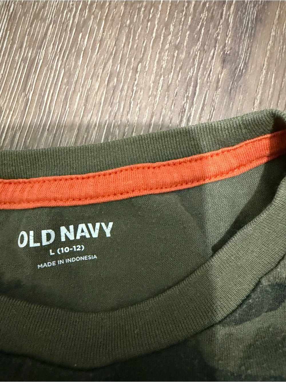 Old Navy Camo T-Shirt & Fleece Jogger Set (Size L 10–12)